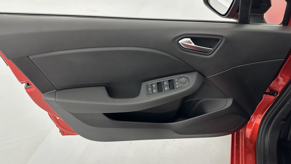 RENAULT Clio V(2) 1.5 dCi 100ch Evolution Auto-Ecole Pimas - ref: 8-GLI00000575 - Photo 13