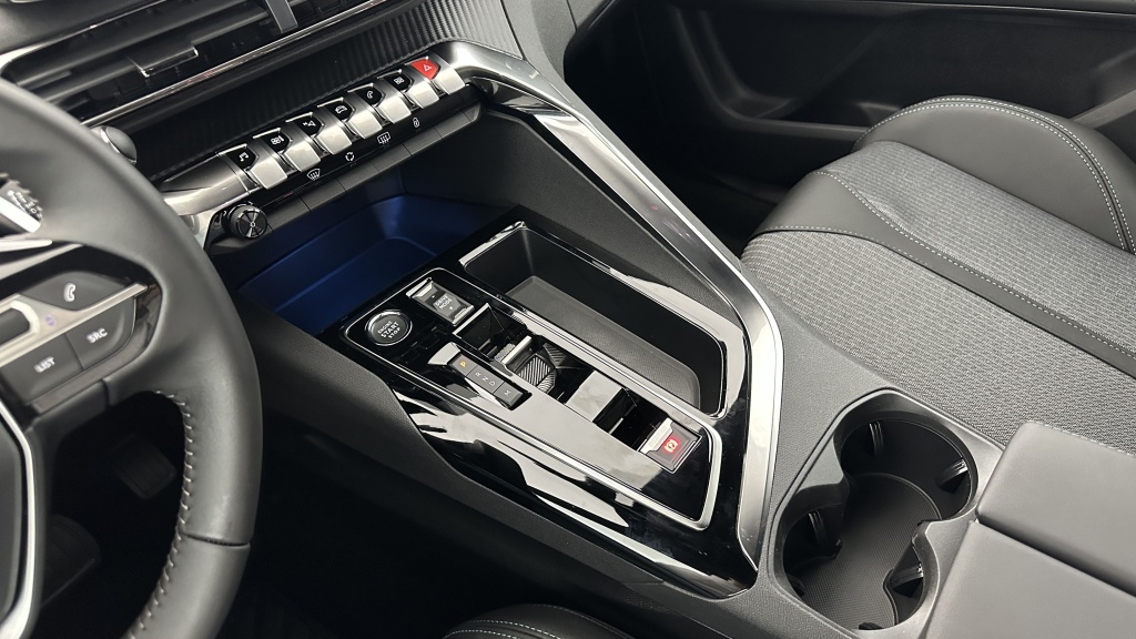 PEUGEOT 5008 II 1.5 BlueHDi 130ch Allure Pack EAT8 - ref: 8-GLI00000612 - Photo 18