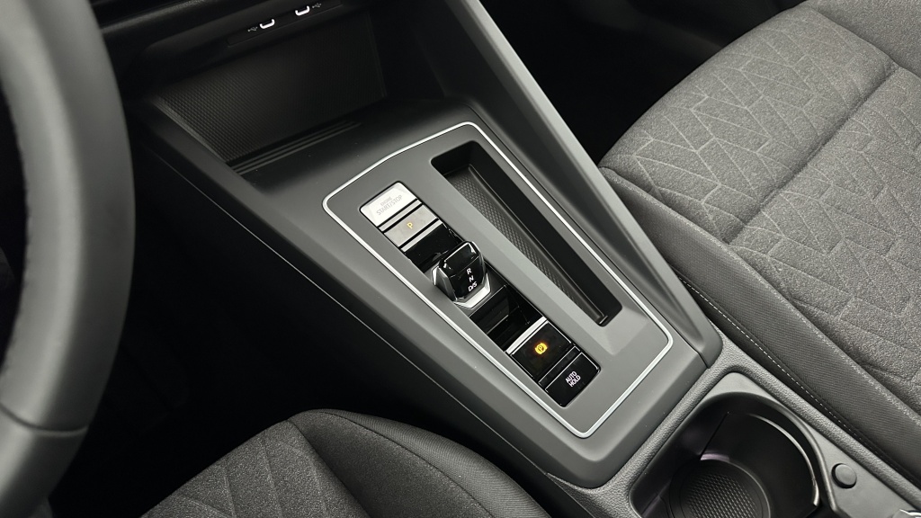 VOLKSWAGEN Golf 1.5 eTSI EVO2 115ch Edition DSG7 - ref: 8-GLI00001756 - Photo 17