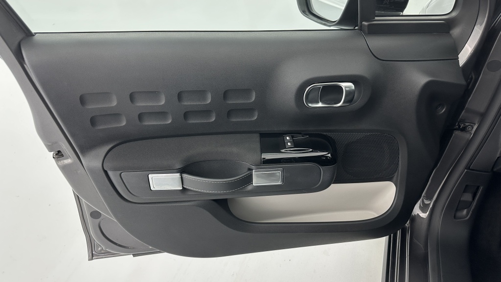 CITROEN C3 III 1.2 PureTech 110ch Shine - ref: 8-GLI00001806 - Photo 12