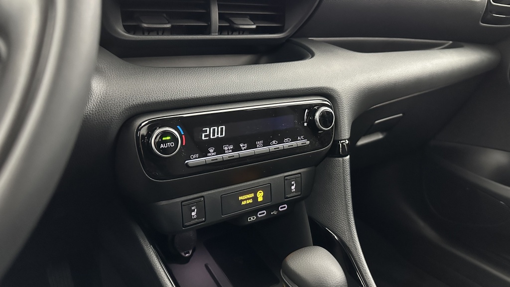 TOYOTA Yaris Hybride 116h Design e-CVT - ref: 8-GLI00001814 - Photo 19