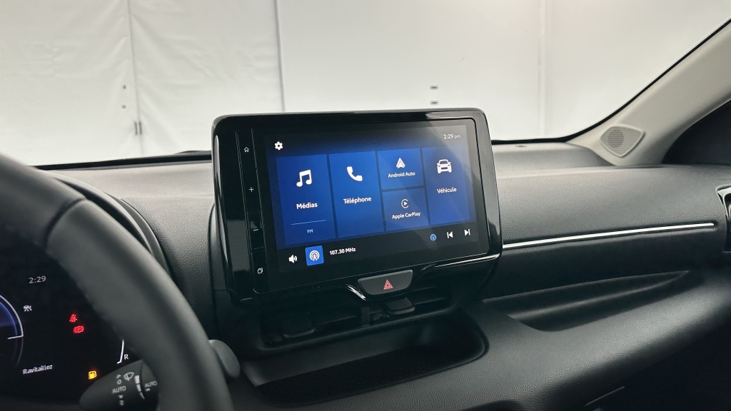 TOYOTA Yaris Hybride 116h Design e-CVT - ref: 8-GLI00001815 - Photo 17