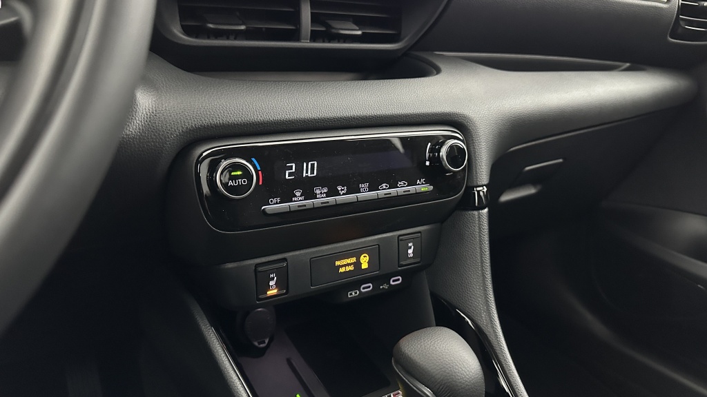 TOYOTA Yaris Hybride 116h Design e-CVT - ref: 8-GLI00001815 - Photo 19