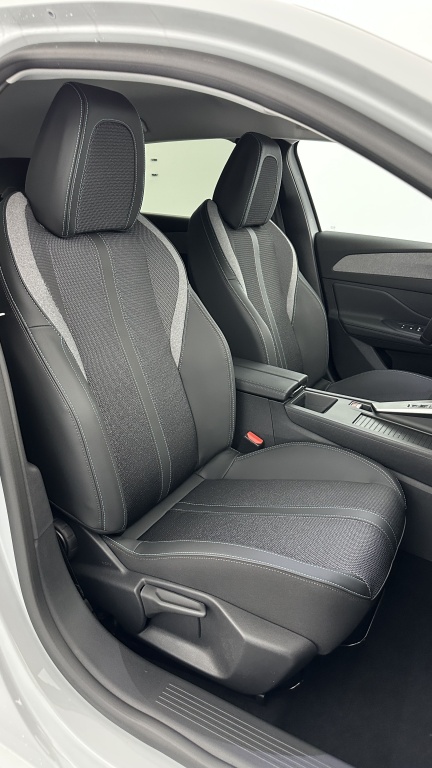 PEUGEOT 308 III 1.5 BlueHDi 130ch Allure EAT8 - ref: 8-GLI00001863 - Photo 20