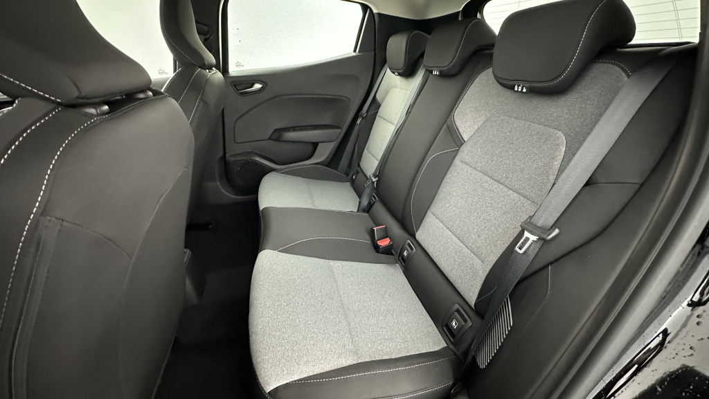 RENAULT Clio V(2) E-Tech full hybrid 145ch Evolution - ref: 8-GLI00001988 - Photo 9