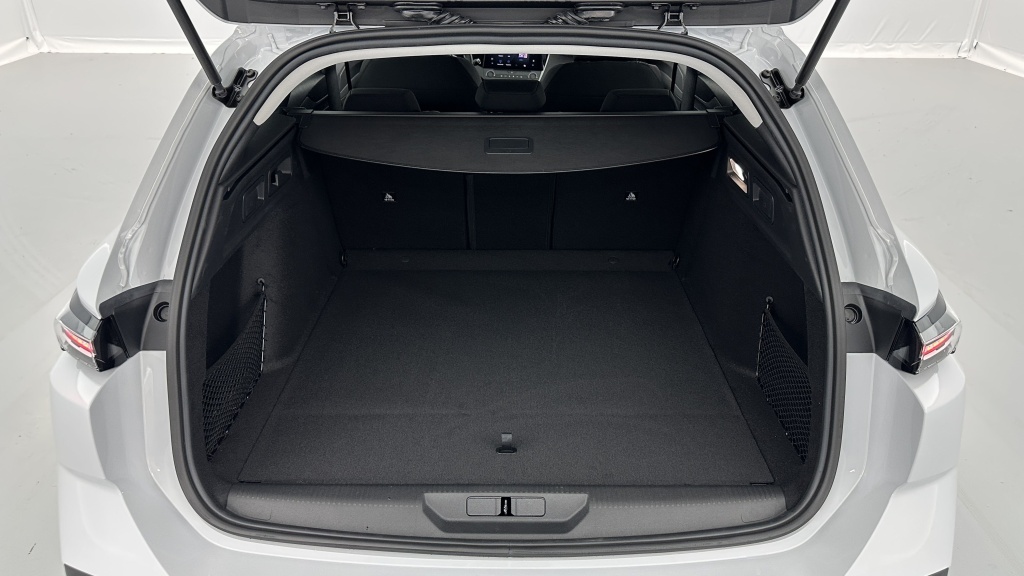 PEUGEOT 308 SW III 1.2 Hybrid 145 e-DCS6 Style - ref: 8-GLI00002183 - Photo 10