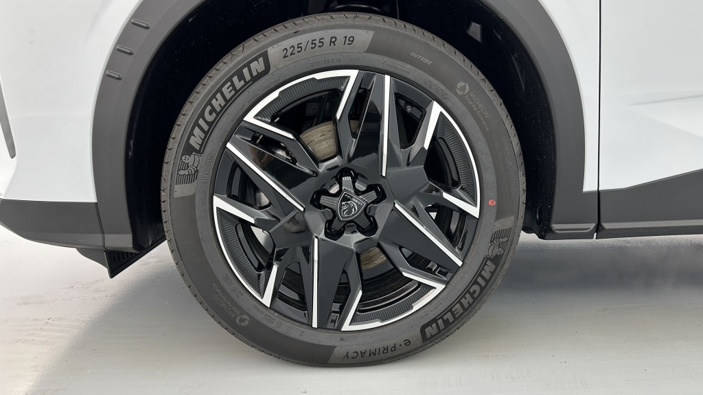 PEUGEOT 5008 1.2 Hybrid 145ch GT e-DCS6 - ref: 8-GLI00002278 - Photo 13