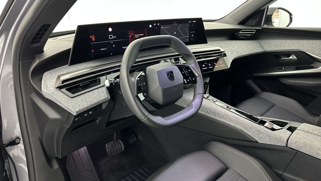 PEUGEOT 3008 1.2 Hybrid 136ch Allure e-DCS6 - ref: 8-GLI00002579 - Photo 6