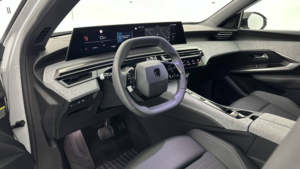 PEUGEOT 3008 1.2 Hybrid 136ch Allure e-DCS6 - ref: 8-GLI00002591 - Photo 6