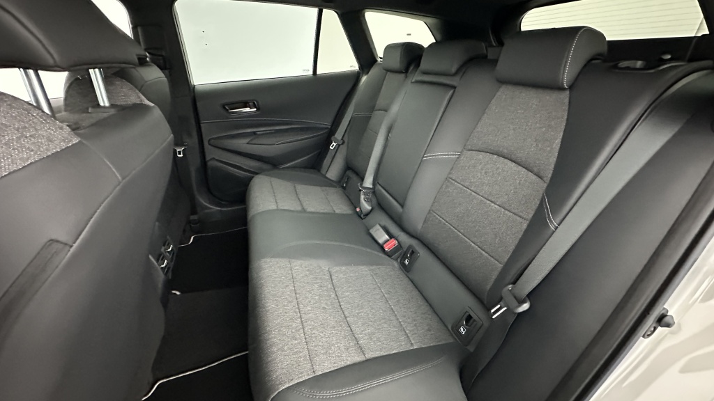 TOYOTA Corolla Touring Sport X 1.8 Hybrid 140ch Design (Team Player) - ref: 8-GLI00002678 - Photo 9