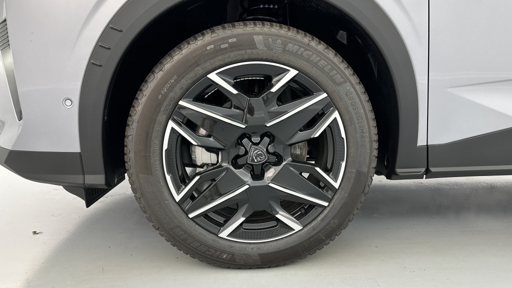 PEUGEOT 5008 1.2 Hybrid 145ch Allure e-DCS6 - ref: 8-GLI00002787 - Photo 13