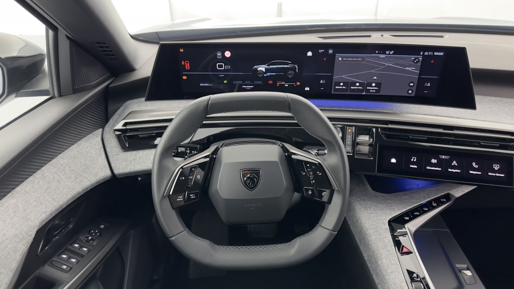 PEUGEOT 3008 1.2 Hybrid 136ch Allure e-DCS6 - ref: 8-GLI00002827 - Photo 13