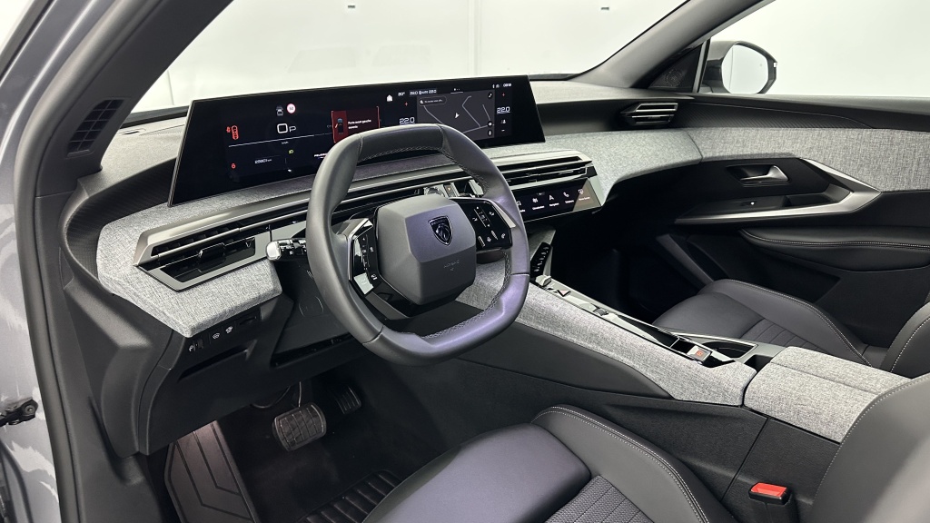 PEUGEOT 3008 1.2 Hybrid 136ch Allure e-DCS6 - ref: 8-GLI00002828 - Photo 6