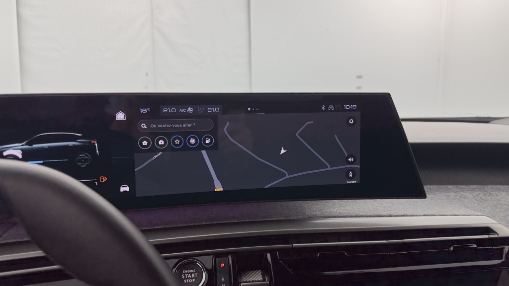 PEUGEOT 3008 1.2 Hybrid 136ch Allure e-DCS6 - ref: 8-GLI00002831 - Photo 18