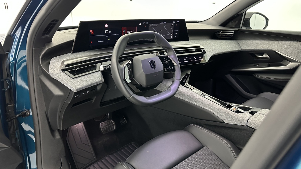 PEUGEOT 3008 1.2 Hybrid 136ch Allure e-DCS6 - ref: 8-GLI00002831 - Photo 6