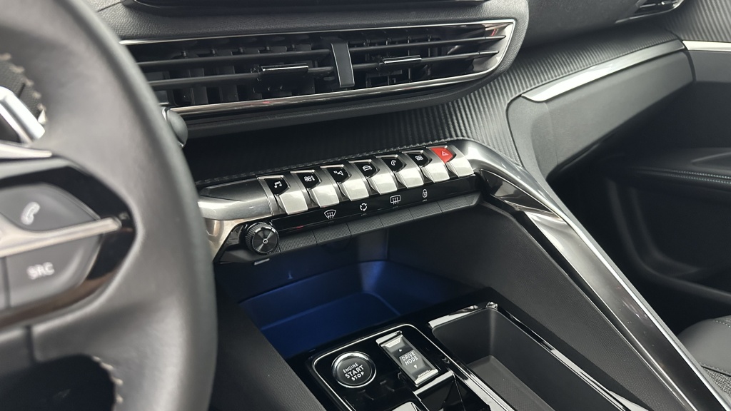 PEUGEOT 3008 1.2 Hybrid 136ch Allure Pack e-DCS6 - ref: 8-GLI00006266 - Photo 19