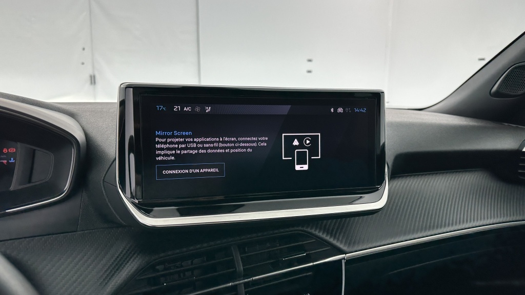 PEUGEOT 2008 1.2 PureTech 100ch Allure - ref: 8-GLI00006854 - Photo 17