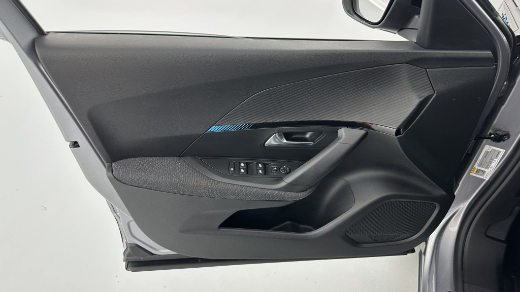 PEUGEOT 2008 1.2 PureTech 100ch Style - ref: 8-GLI00008062 - Photo 12