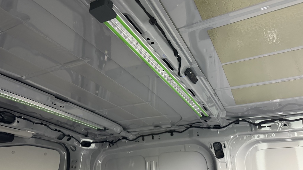 VOLKSWAGEN Transporter T7 L1H1 2.0 TDI 150ch Business BVA8 - ref: 8-GLI00008067 - Photo 18