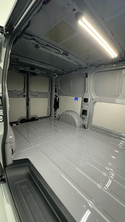 VOLKSWAGEN Transporter T7 L1H1 2.0 TDI 150ch Business BVA8 - ref: 8-GLI00008067 - Photo 8