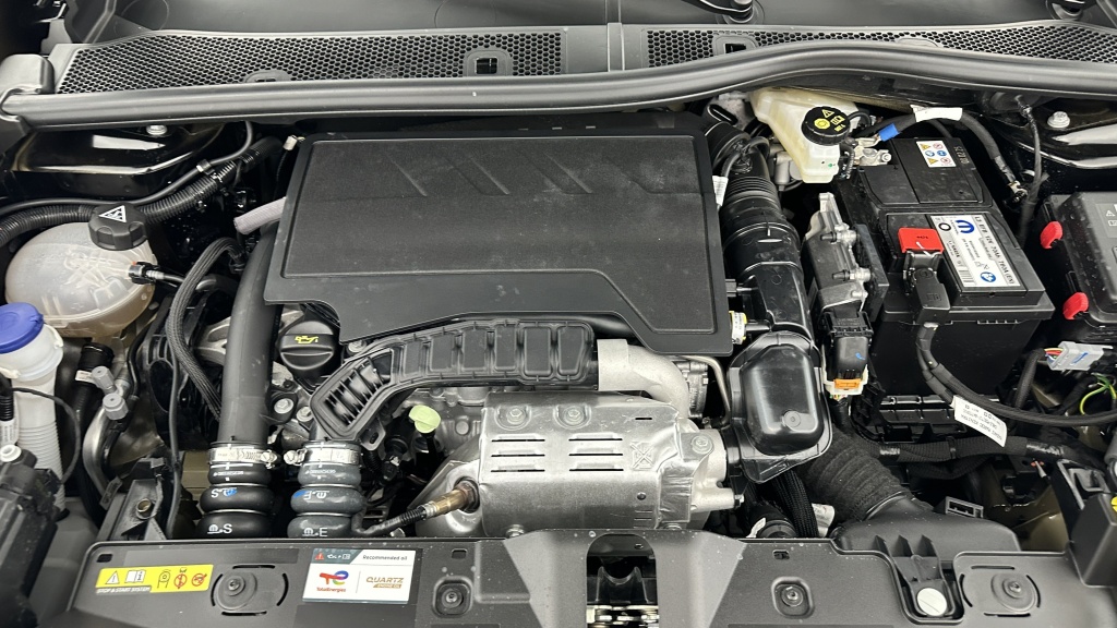 PEUGEOT 2008 1.2 PureTech 100ch Allure - ref: 8-GLI00008266 - Photo 11