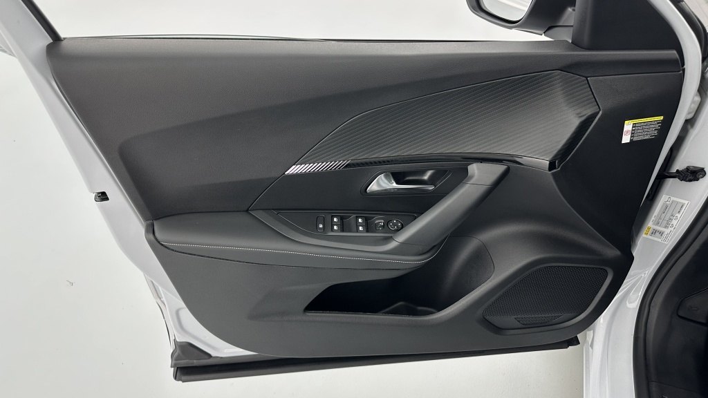 PEUGEOT 2008 1.2 PureTech 100ch Allure - ref: 8-GLI00008270 - Photo 12