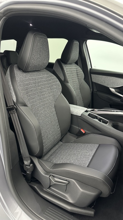 PEUGEOT 5008 1.2 Hybrid 145ch Allure e-DCS6 - ref: 8-GLI00008310 - Photo 19