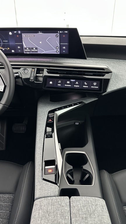 PEUGEOT 5008 1.2 Hybrid 145ch Allure e-DCS6 - ref: 8-GLI00008313 - Photo 17