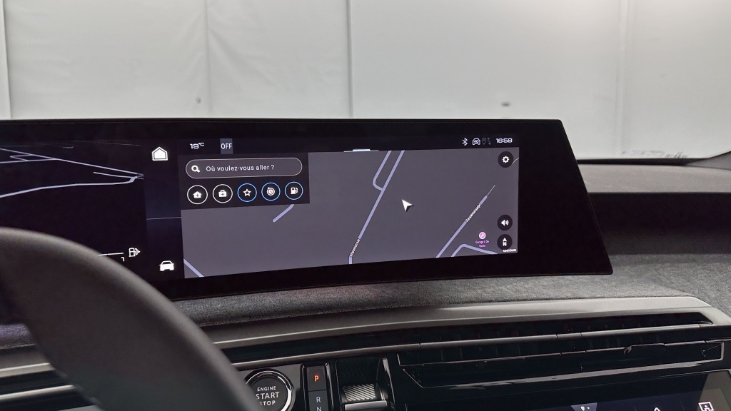 PEUGEOT 5008 1.2 Hybrid 145ch Allure e-DCS6 - ref: 8-GLI00008313 - Photo 20