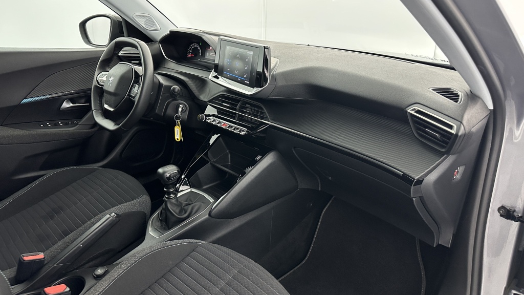 PEUGEOT 2008 1.2 PureTech 130ch Style - ref: 8-GLI00008317 - Photo 8