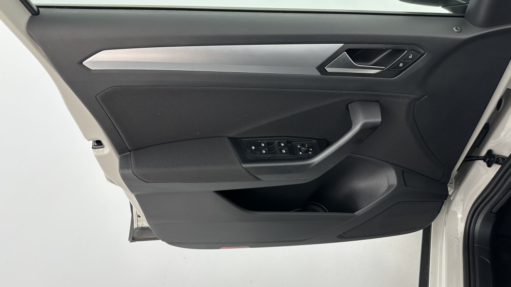 VOLKSWAGEN T-Roc 2.0 TDI 150ch Edition DSG7 - ref: 8-GLI00008413 - Photo 13