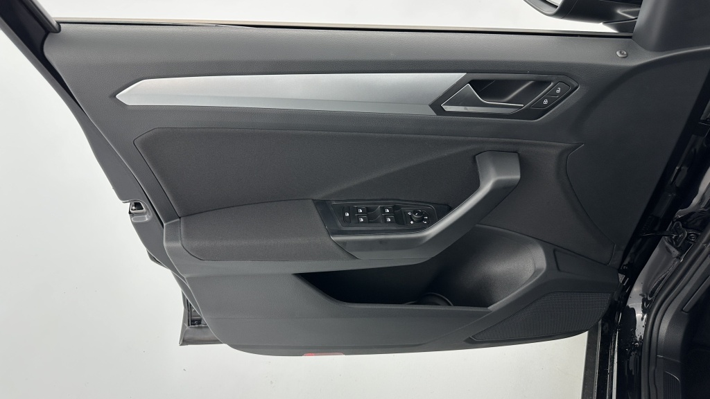 VOLKSWAGEN T-Roc 2.0 TDI 150ch Edition DSG7 - ref: 8-GLI00008418 - Photo 13