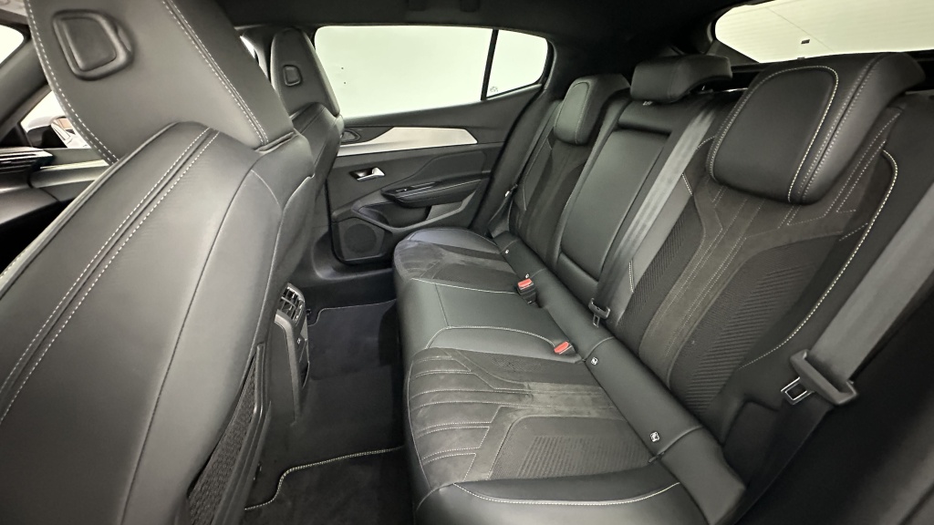 PEUGEOT 408 1.2 Hybrid 136ch e-DCS6 GT - ref: 8-GLI00008454 - Photo 9