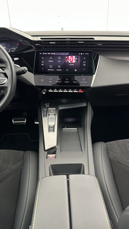 PEUGEOT 408 1.6 PHEV 225ch e-EAT8 GT - ref: 8-GLI00008456 - Photo 15