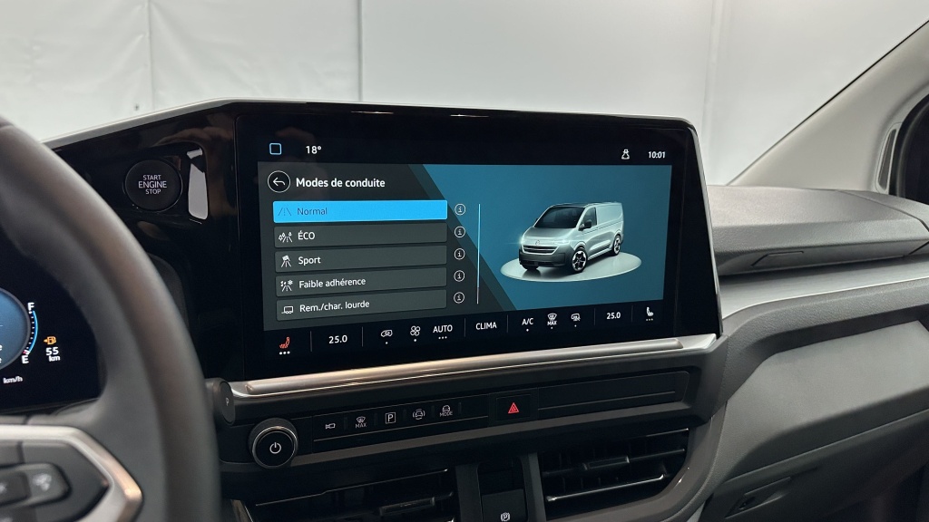 VOLKSWAGEN Transporter Procab T7 L1H1 2.0 TDI 170ch Business BVA8 - ref: 8-GLI00008809 - Photo 15