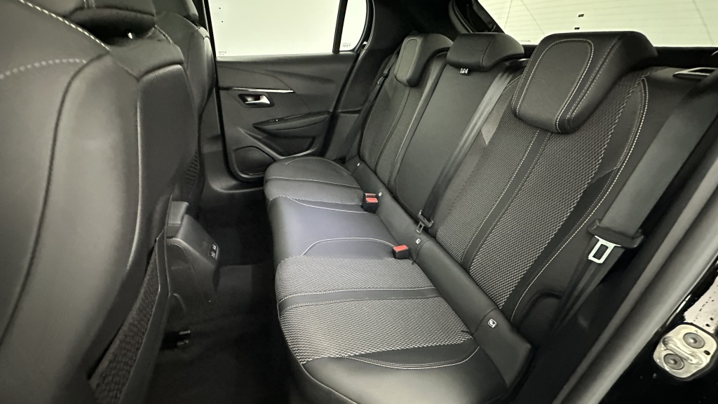 PEUGEOT 208 II 1.2 Hybrid 136ch GT e-DCS6 - ref: 8-GLI00009330 - Photo 9