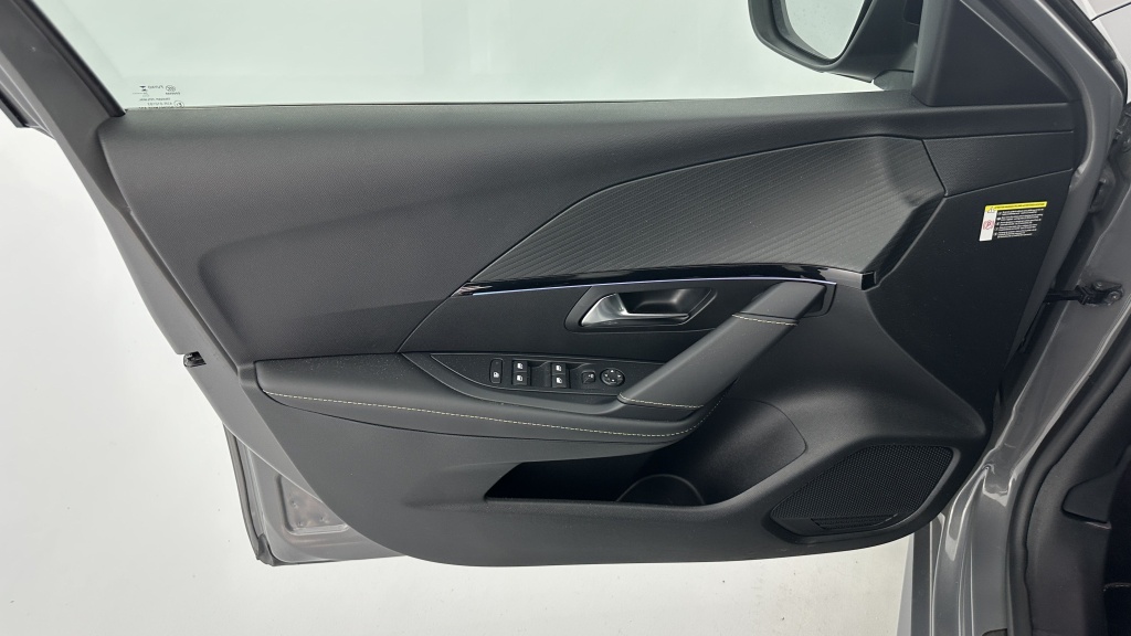 PEUGEOT 208 1.2 Hybrid 136ch GT e-DCS6 - ref: 8-GLI00009332 - Photo 13