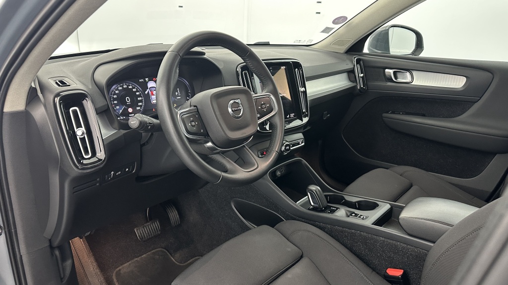 VOLVO XC40 T5 Recharge 262H (180+82) Business DCT7 - ref: 8-GLI00009457 - Photo 6