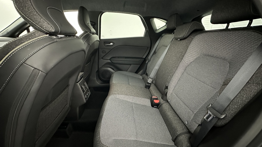 RENAULT Captur II 1.8 E-Tech full hybrid 160ch Techno - ref: 8-GLI00009839 - Photo 9