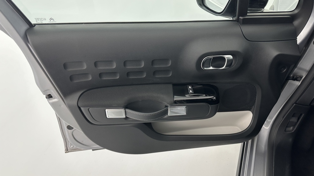 CITROEN C3 1.2 PureTech 110ch Max - ref: 8-GLI00009850 - Photo 13