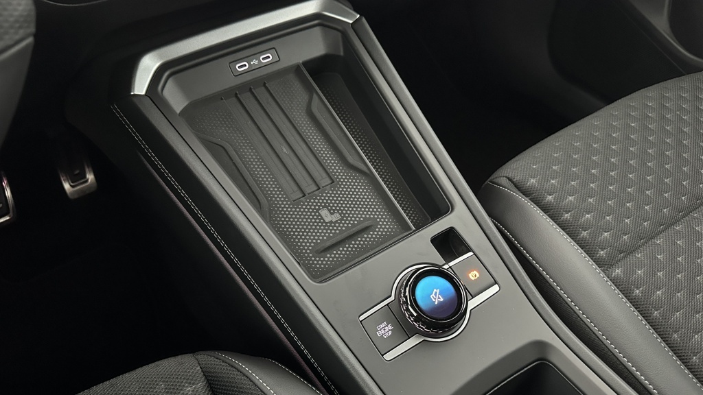 VOLKSWAGEN T-Roc 1.5 eTSI EVO2 Hybrid 150ch R-Line DSG7 - ref: 8-GLI00010005 - Photo 17