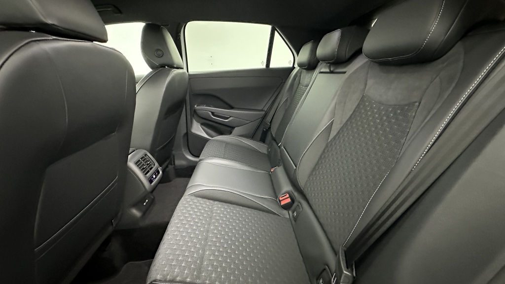 VOLKSWAGEN T-Roc 1.5 eTSI EVO2 Hybrid 150ch R-Line DSG7 - ref: 8-GLI00010005 - Photo 9