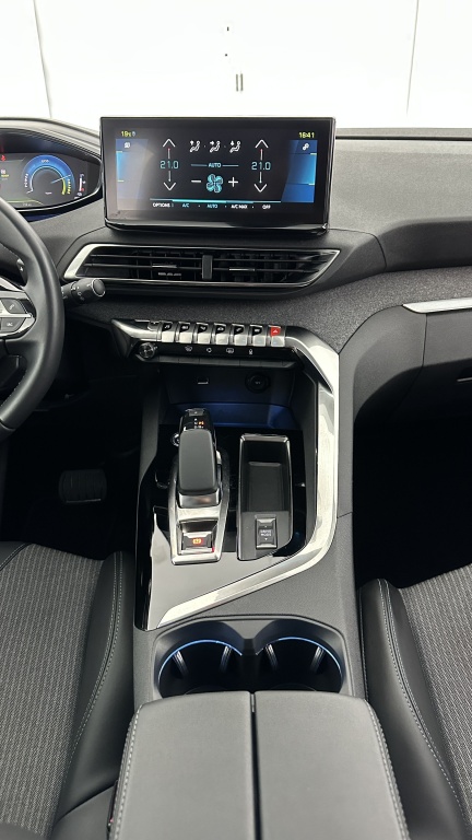 PEUGEOT 3008 II 1.6 Hybrid 225ch Allure Pack e-EAT8 - ref: 8-GLI00010119 - Photo 15