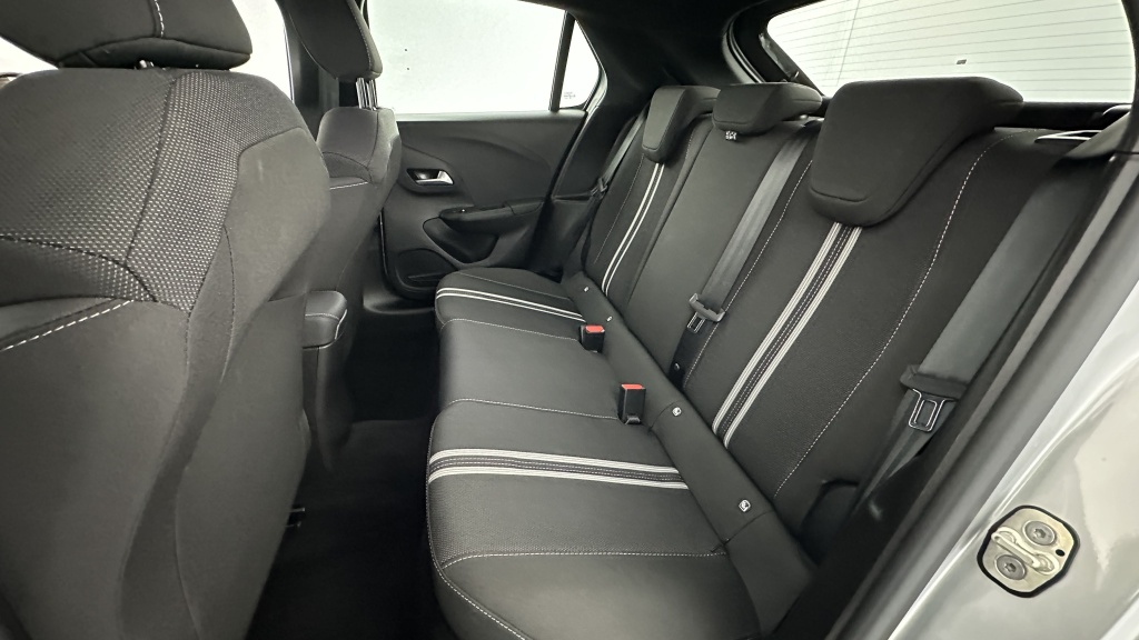 OPEL Corsa 1.2 Turbo 100ch GS BVA8 - ref: 8-GLI00010129 - Photo 9