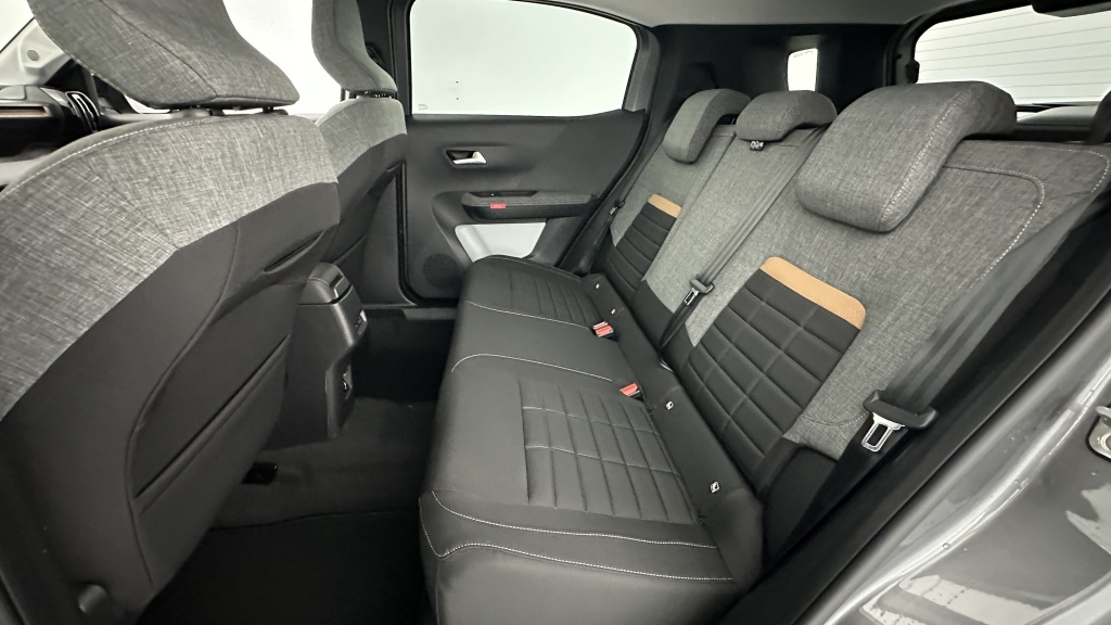 CITROEN C3 Aircross 1.2 Hybride 145ch Plus e-DCS6 - ref: 8-GLI00010199 - Photo 9