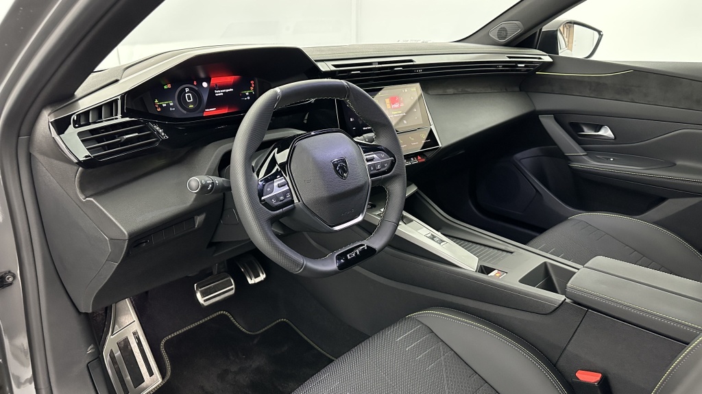 PEUGEOT 308 III(2) 1.2 Hybrid 145ch GT e-DCS6 - ref: 8-GLI00010342 - Photo 6