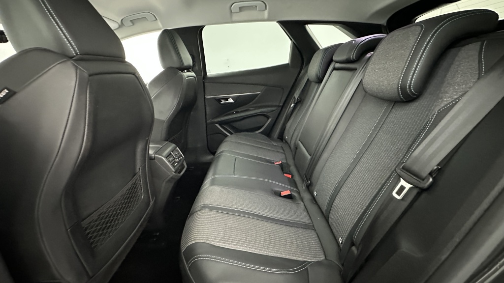 PEUGEOT 3008 II 1.6 Hybrid 225ch Allure Pack e-EAT8 - ref: 8-GLI00010832 - Photo 9