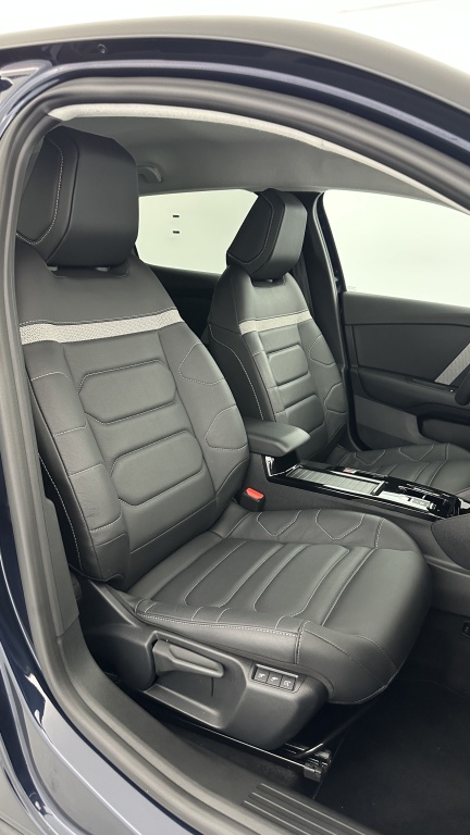 CITROEN C4 III 1.2 Hybride 136ch MAX e-DCS6  - ref: 8-GLI00011077 - Photo 17