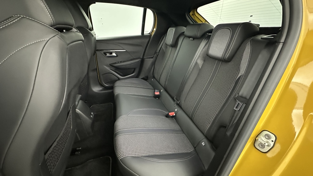 PEUGEOT 208 II 1.2 PureTech 100ch GT EAT8 - ref: 8-GLI00011137 - Photo 9