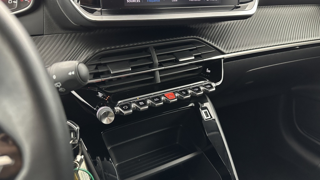 PEUGEOT 208 II 1.2 PureTech 75ch Active Pack - ref: 8-GLI00011310 - Photo 18